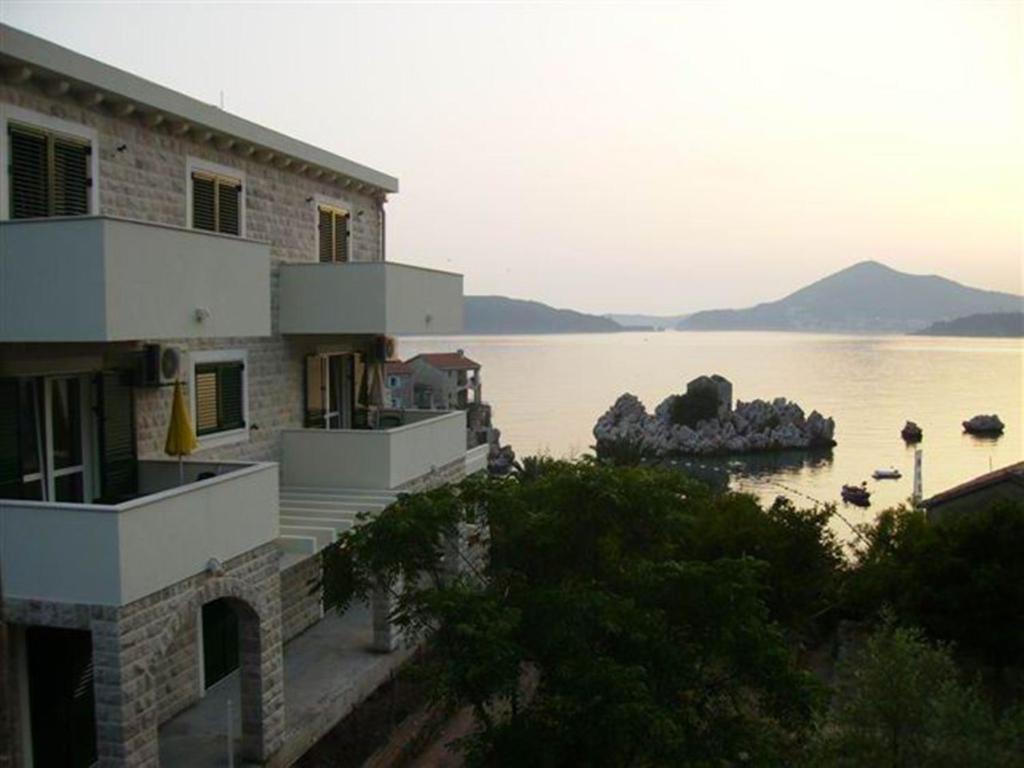Guest House Villa Pastrovka Светі-Стефан Екстер'єр фото